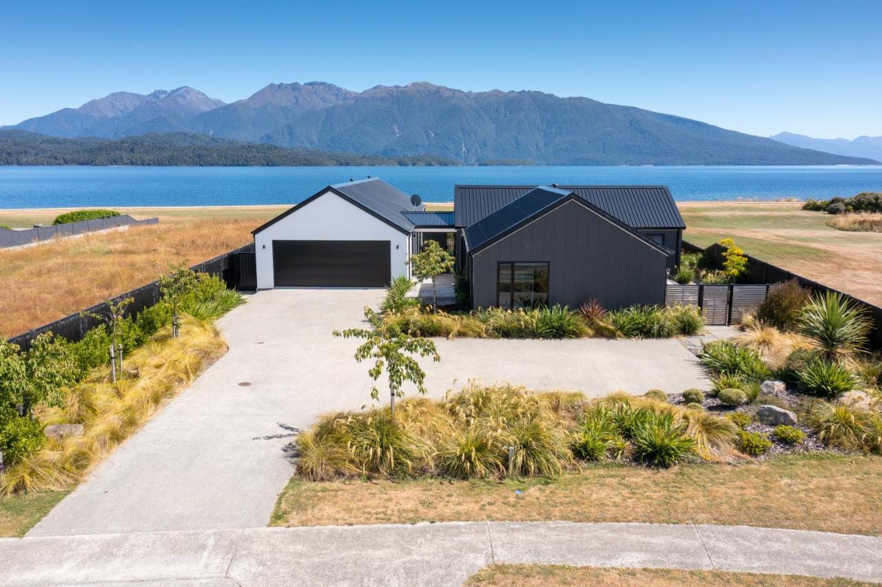 Lake House - Te Anau Holiday Home ภายนอก รูปภาพ